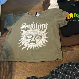 Crop shirt never worn no tag